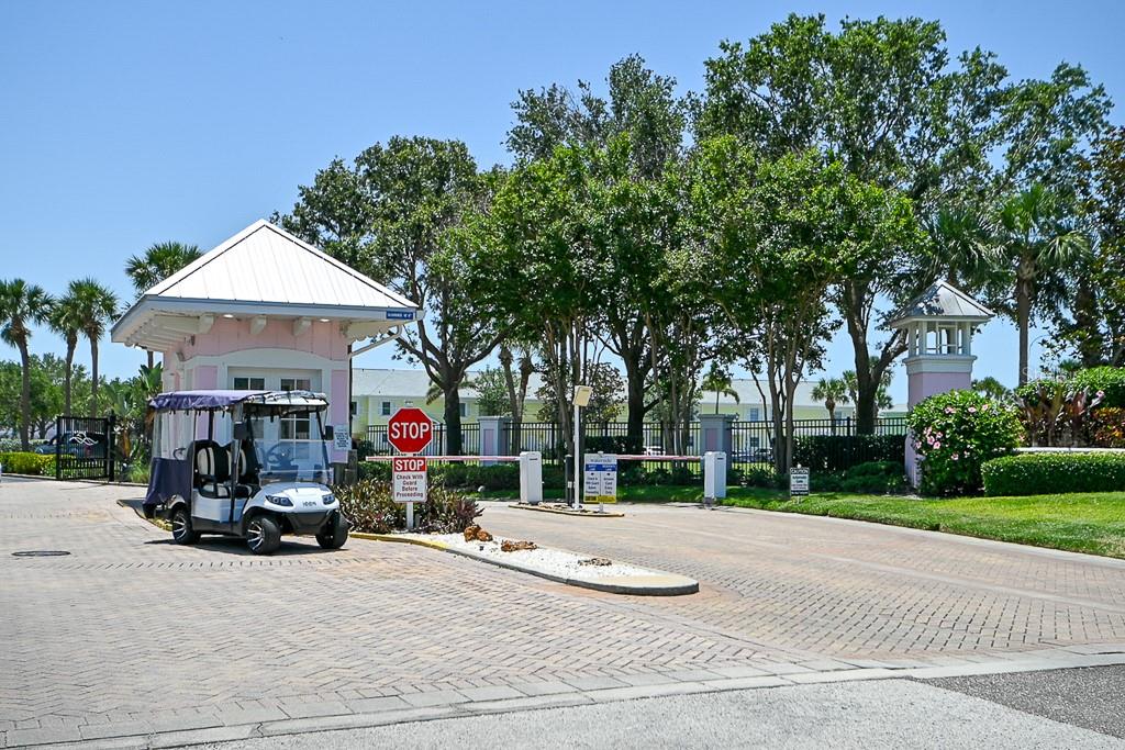 5042 COQUINA KEY DR SE, ST PETERSBURG, FL, 33705