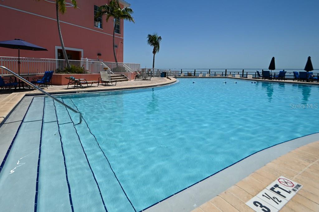 5042 COQUINA KEY DR SE, ST PETERSBURG, FL, 33705