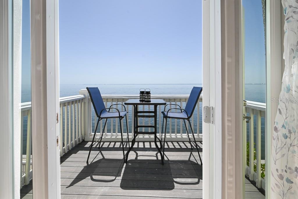 5042 COQUINA KEY DR SE, ST PETERSBURG, FL, 33705