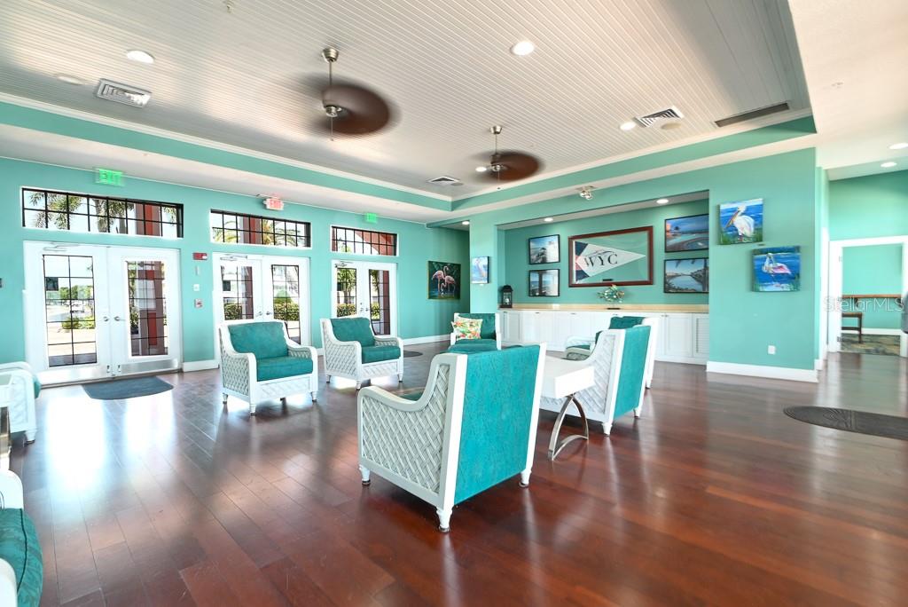 5042 COQUINA KEY DR SE, ST PETERSBURG, FL, 33705