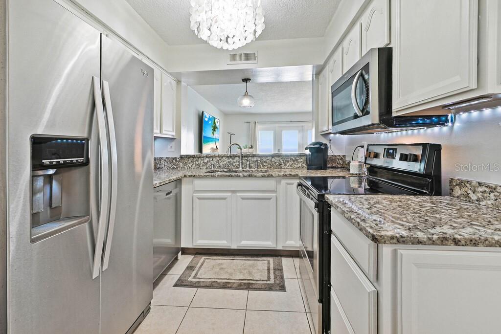 5042 COQUINA KEY DR SE, ST PETERSBURG, FL, 33705