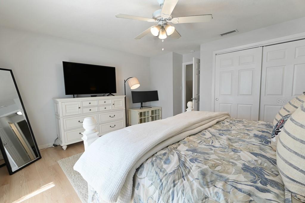 5042 COQUINA KEY DR SE, ST PETERSBURG, FL, 33705