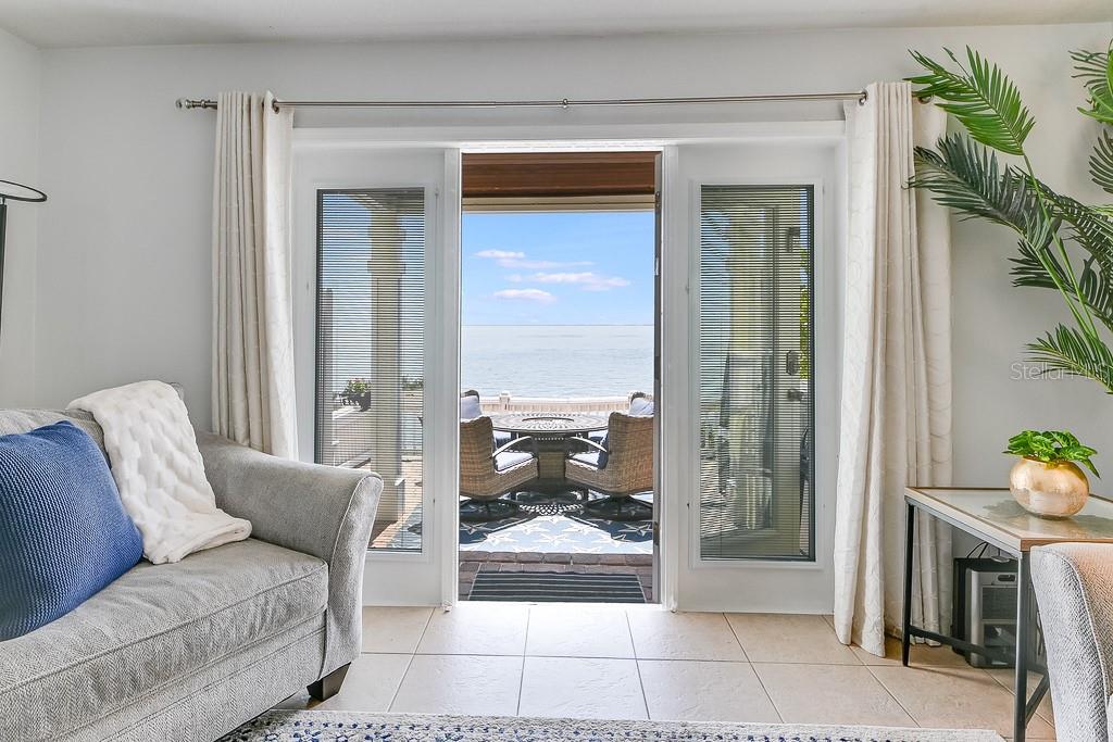 5042 COQUINA KEY DR SE, ST PETERSBURG, FL, 33705