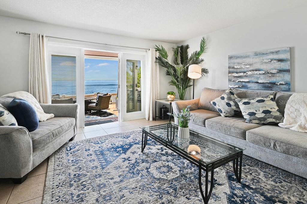 5042 COQUINA KEY DR SE, ST PETERSBURG, FL, 33705