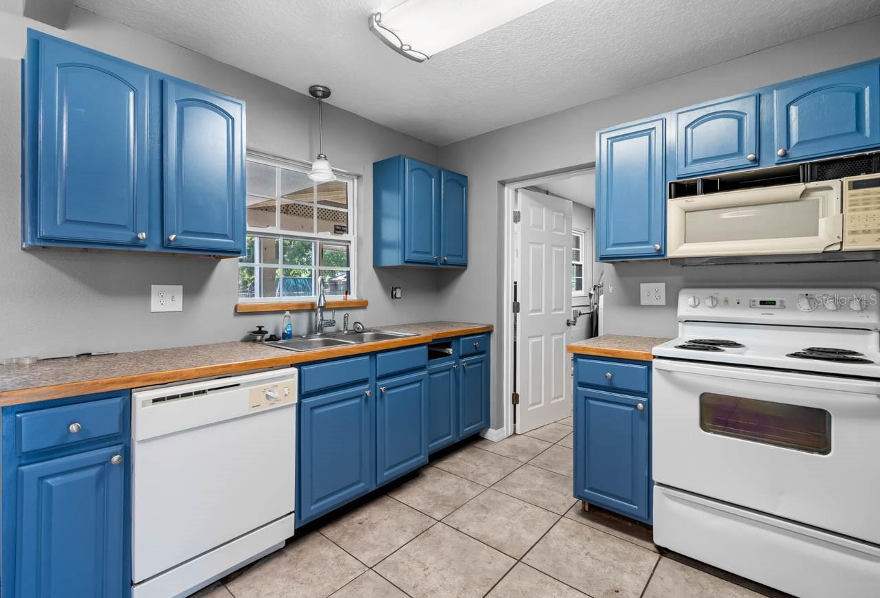 6208 FLORIDA CIR E, APOLLO BEACH, FL, 33572