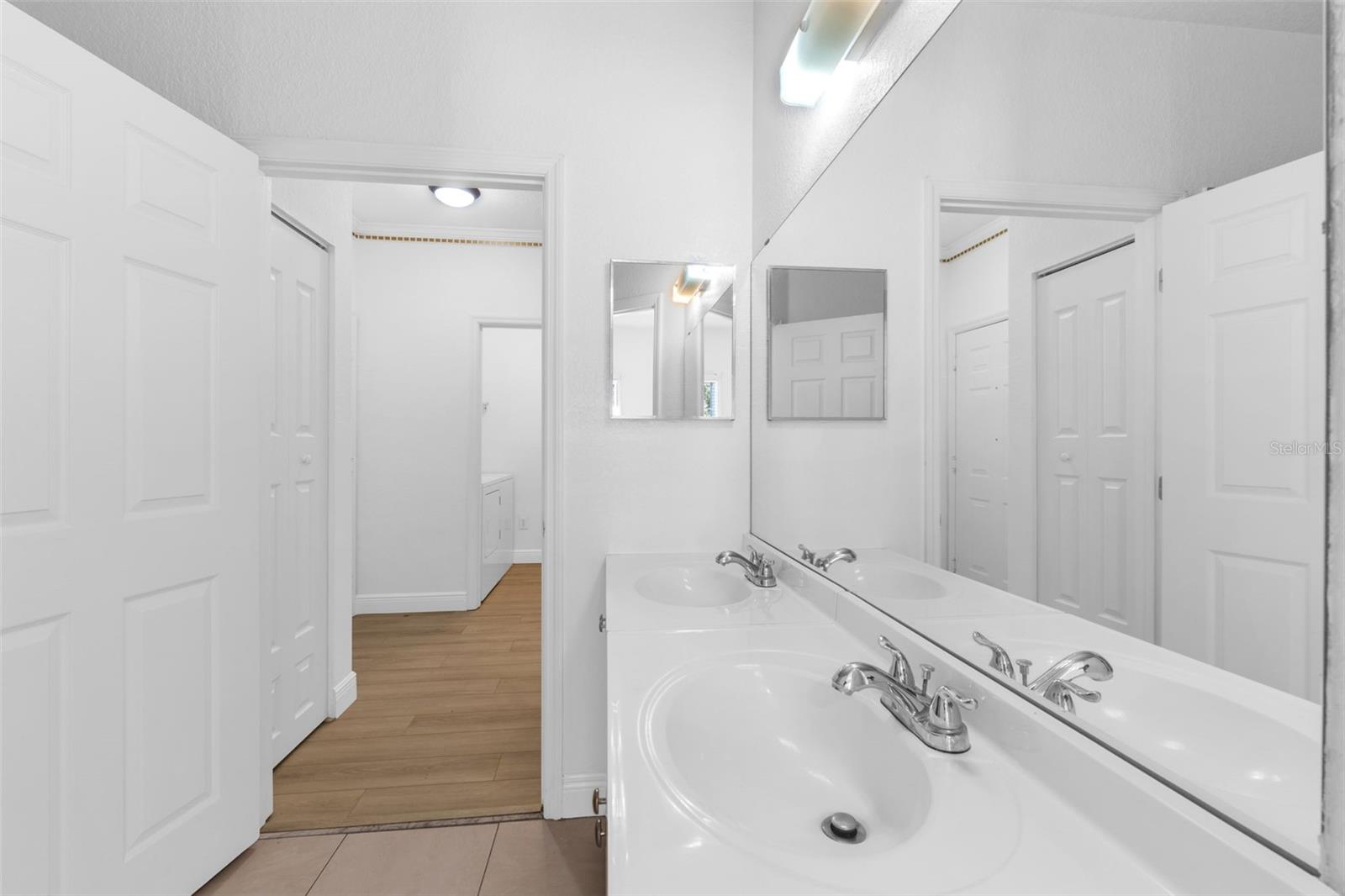 3561 CONROY RD #216, ORLANDO, FL, 32839