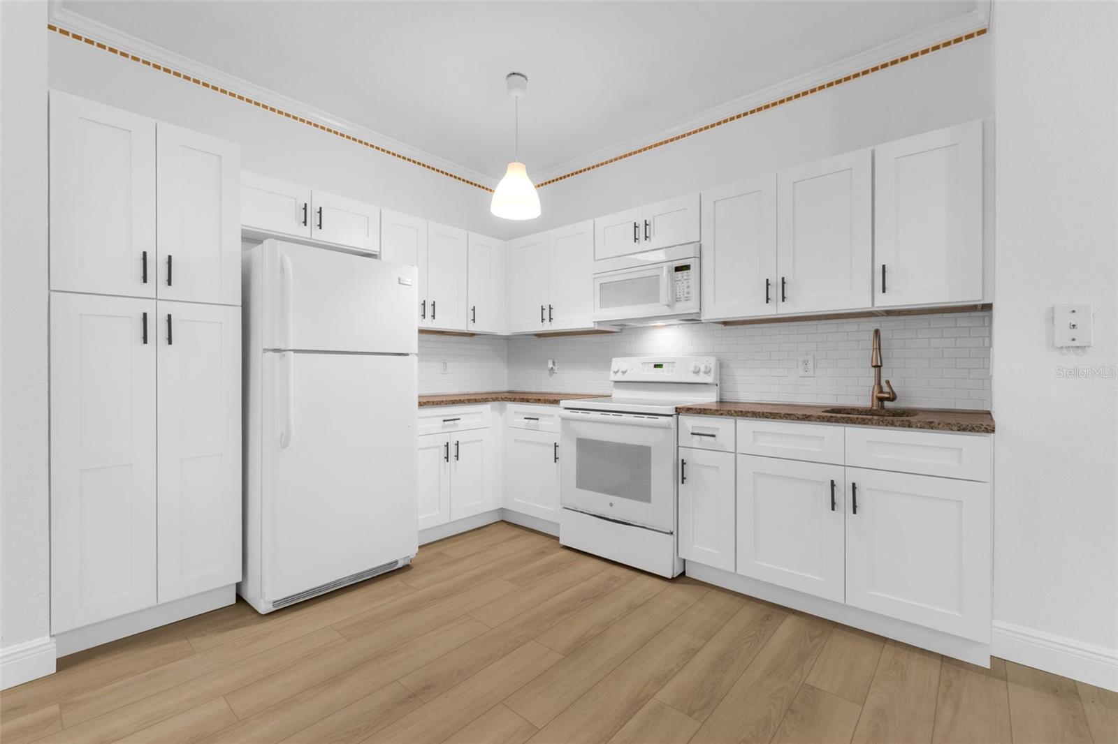 3561 CONROY RD #216, ORLANDO, FL, 32839