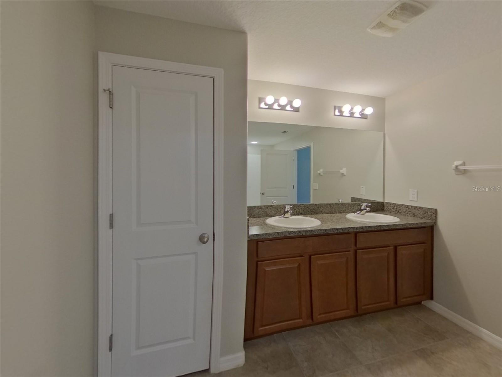 17224 WHITE MANGROVE DR, WIMAUMA, FL, 33598