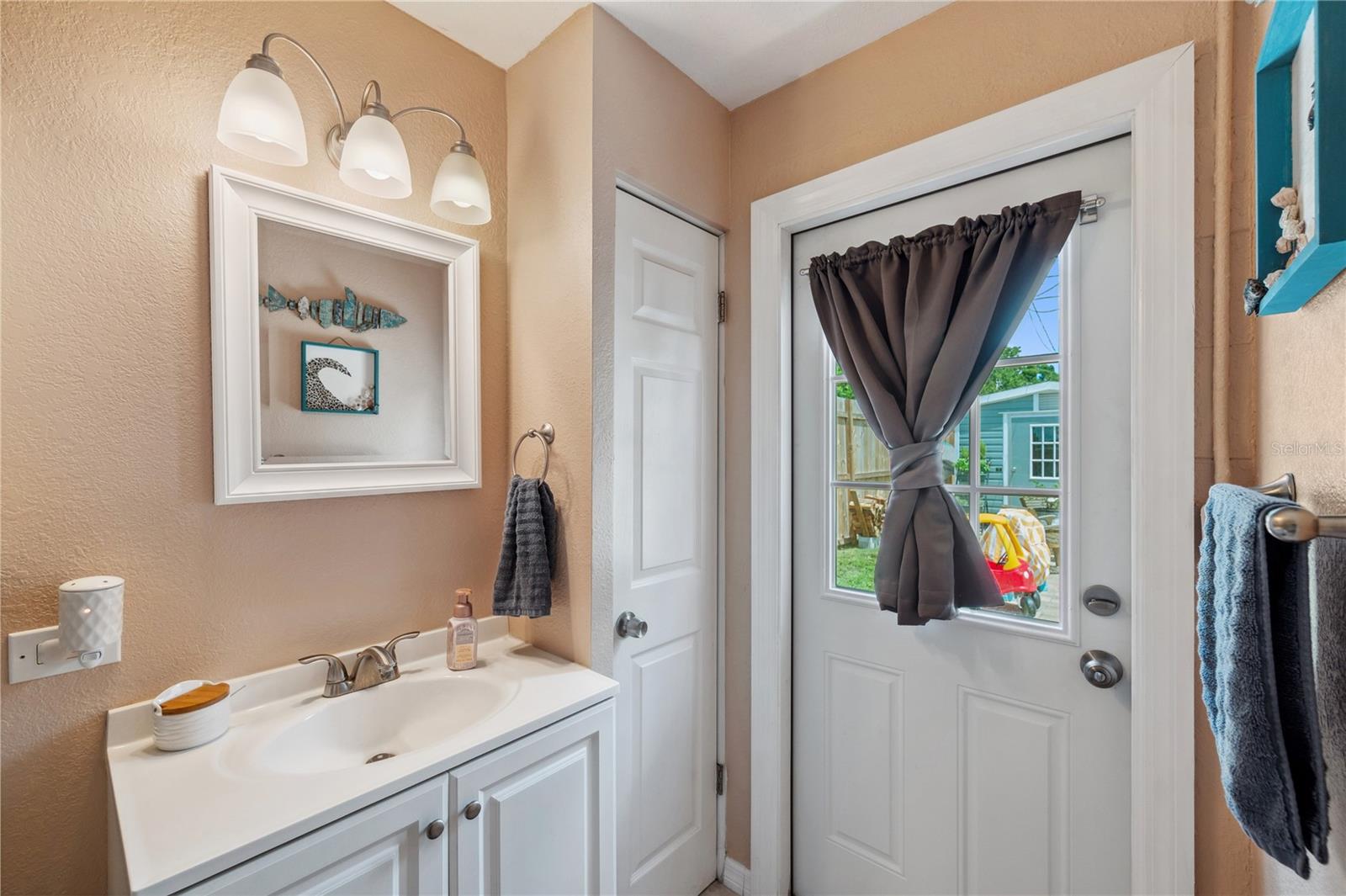 8497 PORTULACA AVE, SEMINOLE, FL, 33777