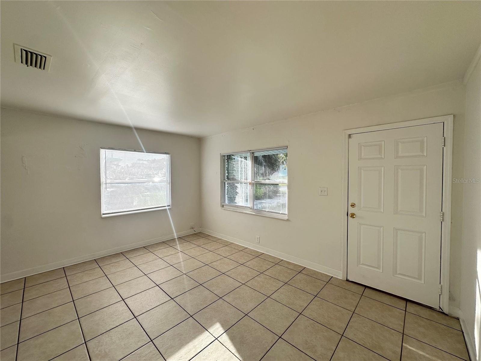 1107 E MAIN ST, LEESBURG, FL, 34748