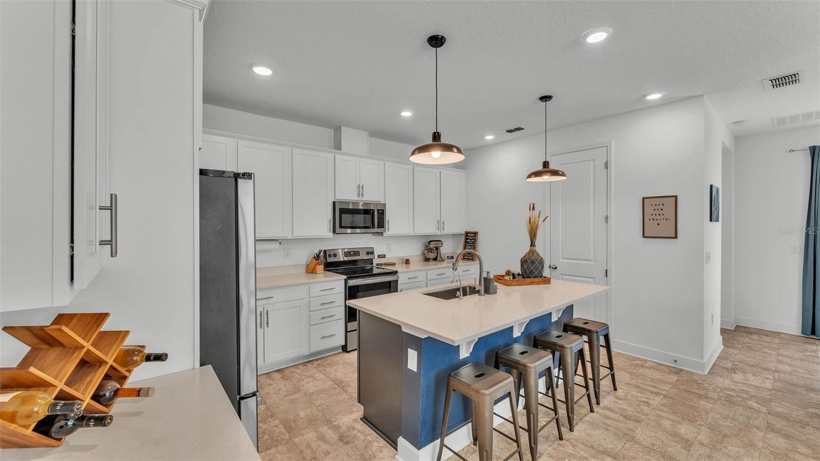 1725 HILL TOP DR, DUNDEE, FL, 33838