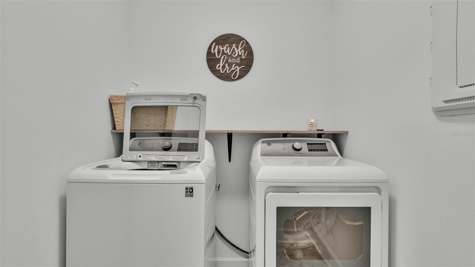 1725 HILL TOP DR, DUNDEE, FL, 33838