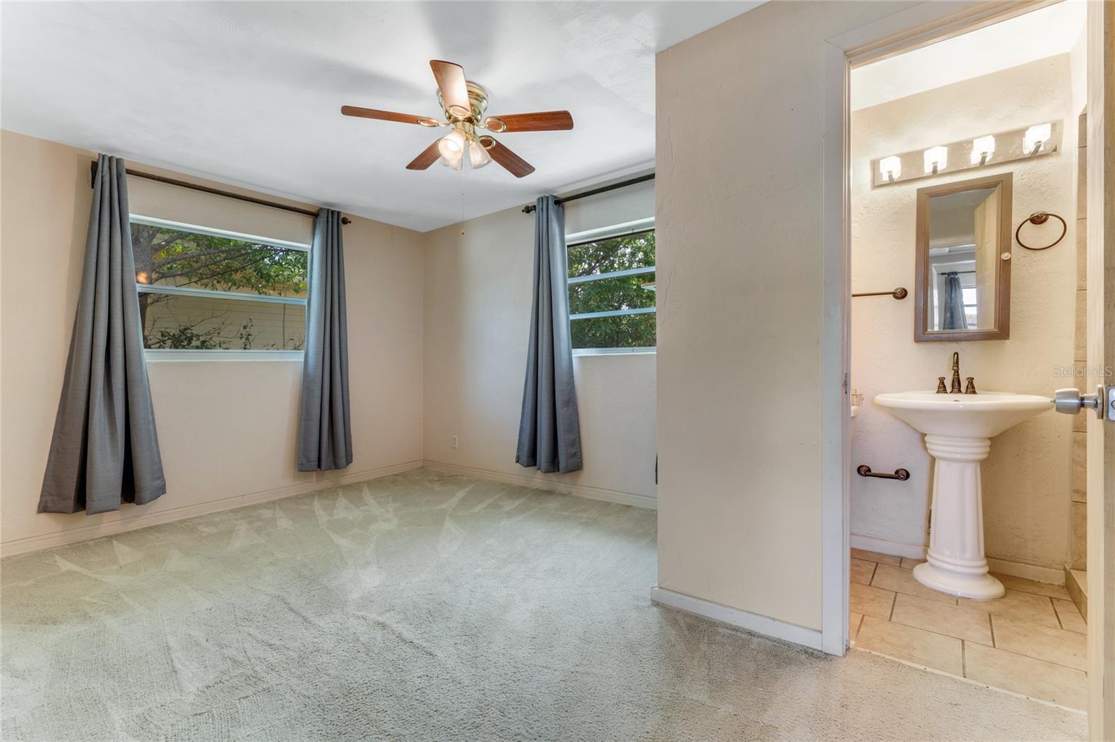 944 ESSEX RD, DAYTONA BEACH, FL, 32117