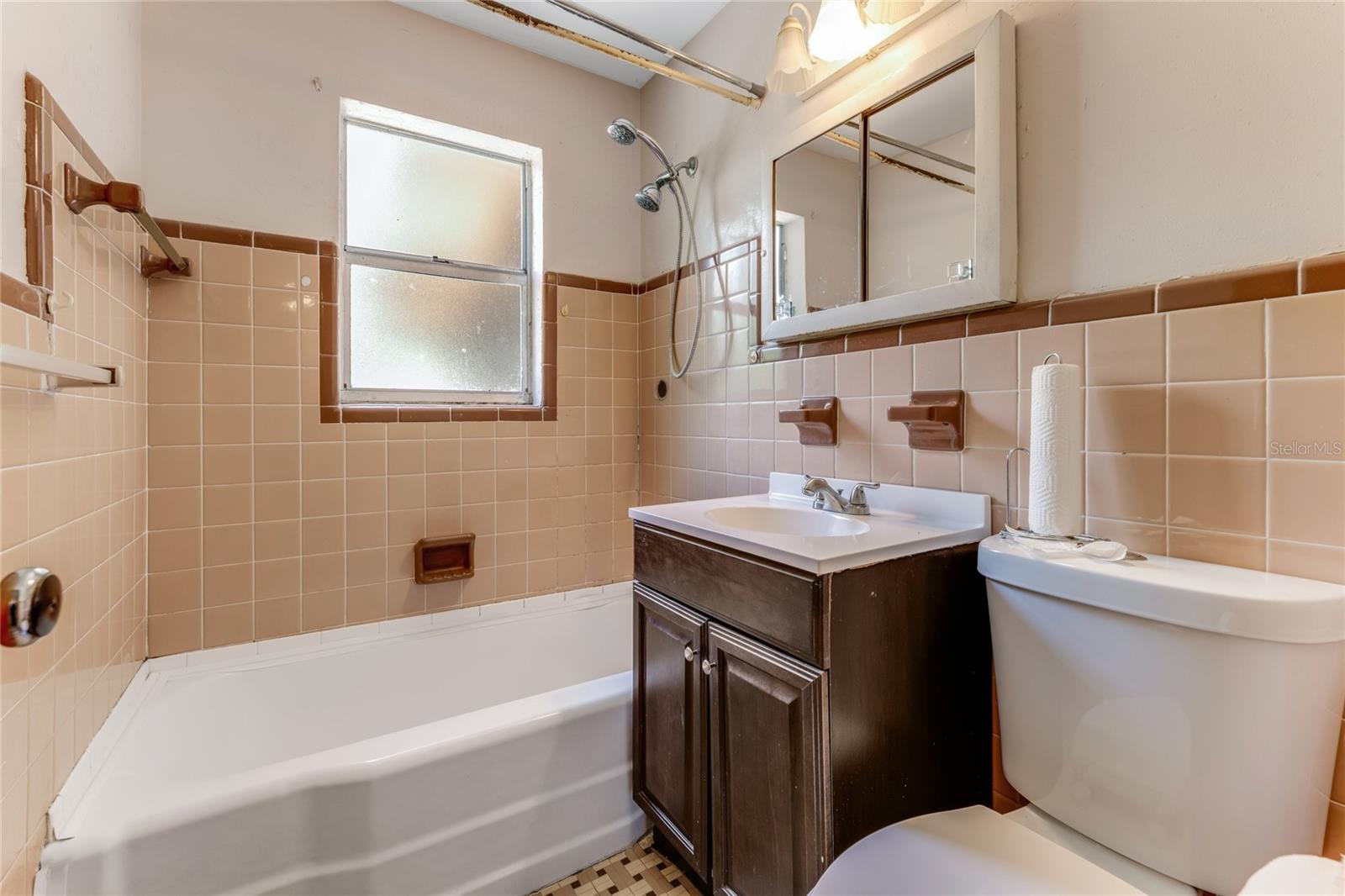 944 ESSEX RD, DAYTONA BEACH, FL, 32117