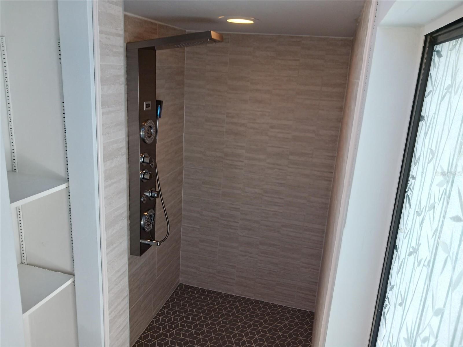 1100 PEAK CIR, DELTONA, FL, 32738