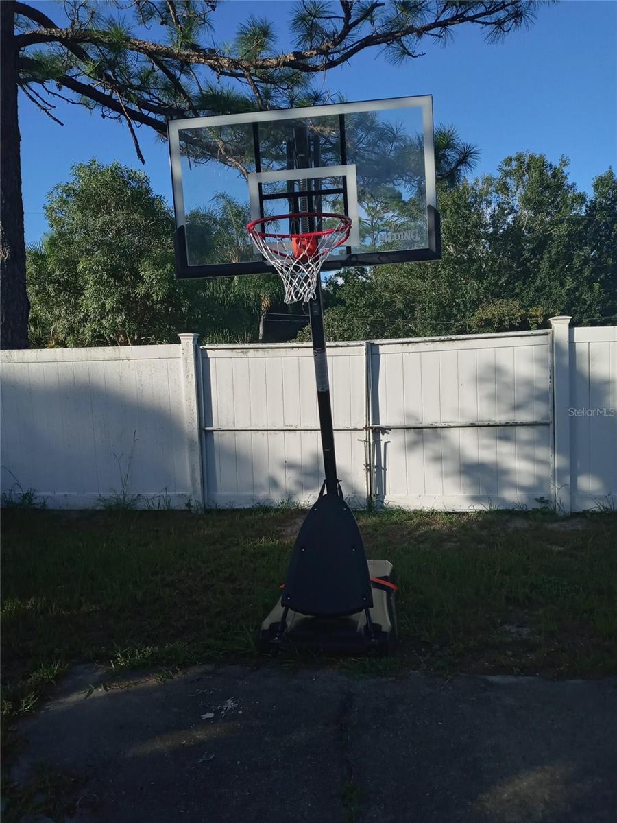 1100 PEAK CIR, DELTONA, FL, 32738