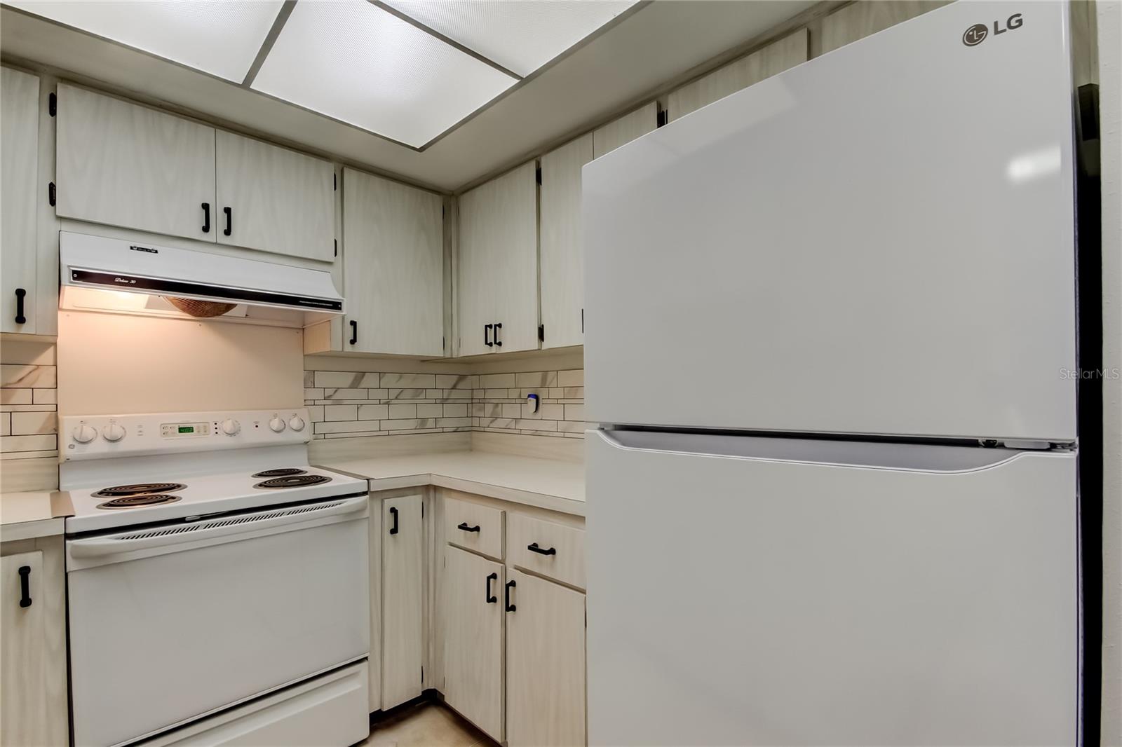 2380 SHELLY DR #B, PALM HARBOR, FL, 34684