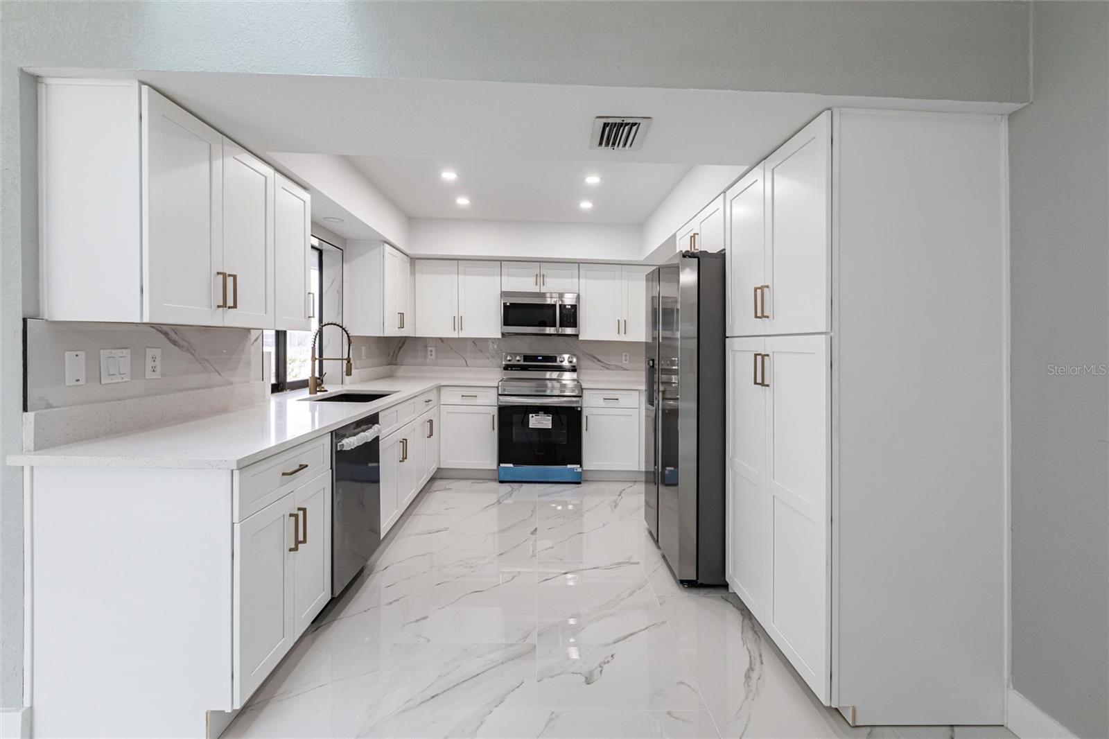 1147 YACHTSMAN LN, PUNTA GORDA, FL, 33983