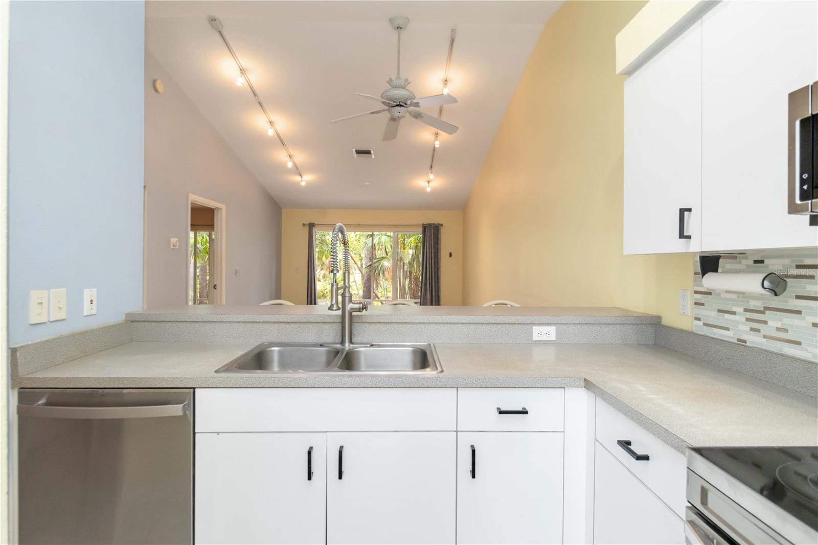 642 N JEFFERSON AVE #13, SARASOTA, FL, 34237