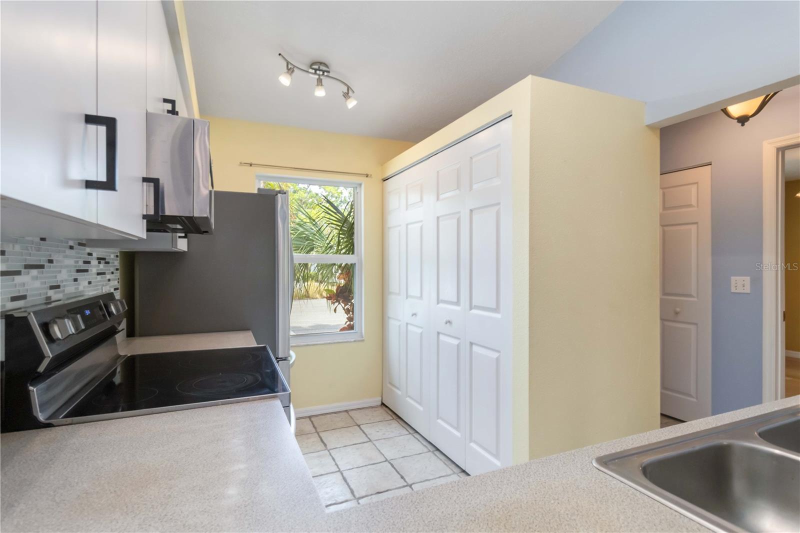 642 N JEFFERSON AVE #13, SARASOTA, FL, 34237