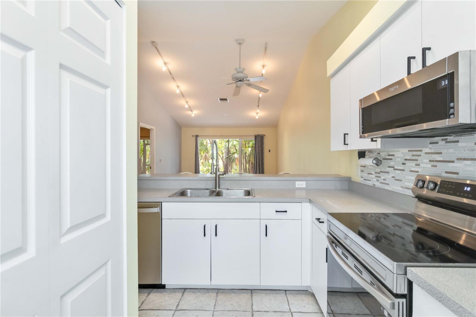 642 N JEFFERSON AVE #13, SARASOTA, FL, 34237