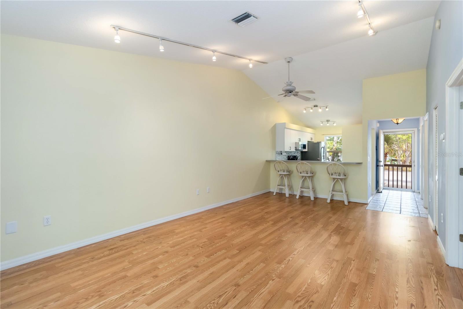 642 N JEFFERSON AVE #13, SARASOTA, FL, 34237