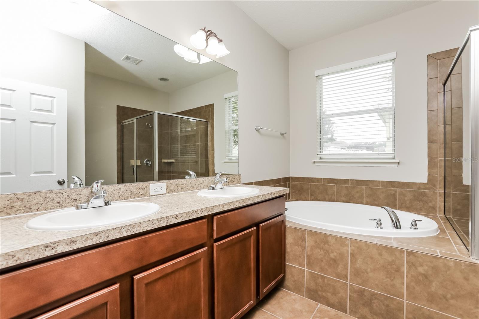 1821 CANDLENUT CIR, APOPKA, FL, 32712