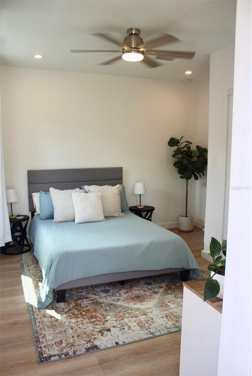 2025 CASS ST, SARASOTA, FL, 34231