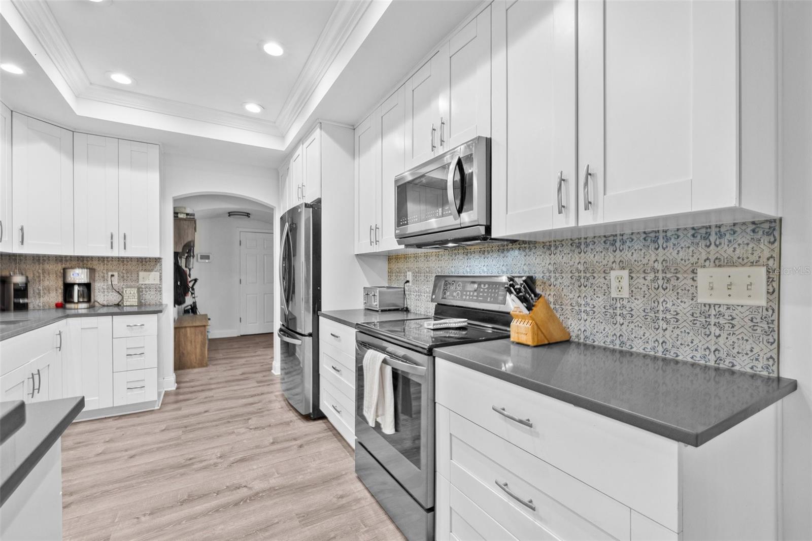 10819 SEMINOLE DR N, ST PETERSBURG, FL, 33708