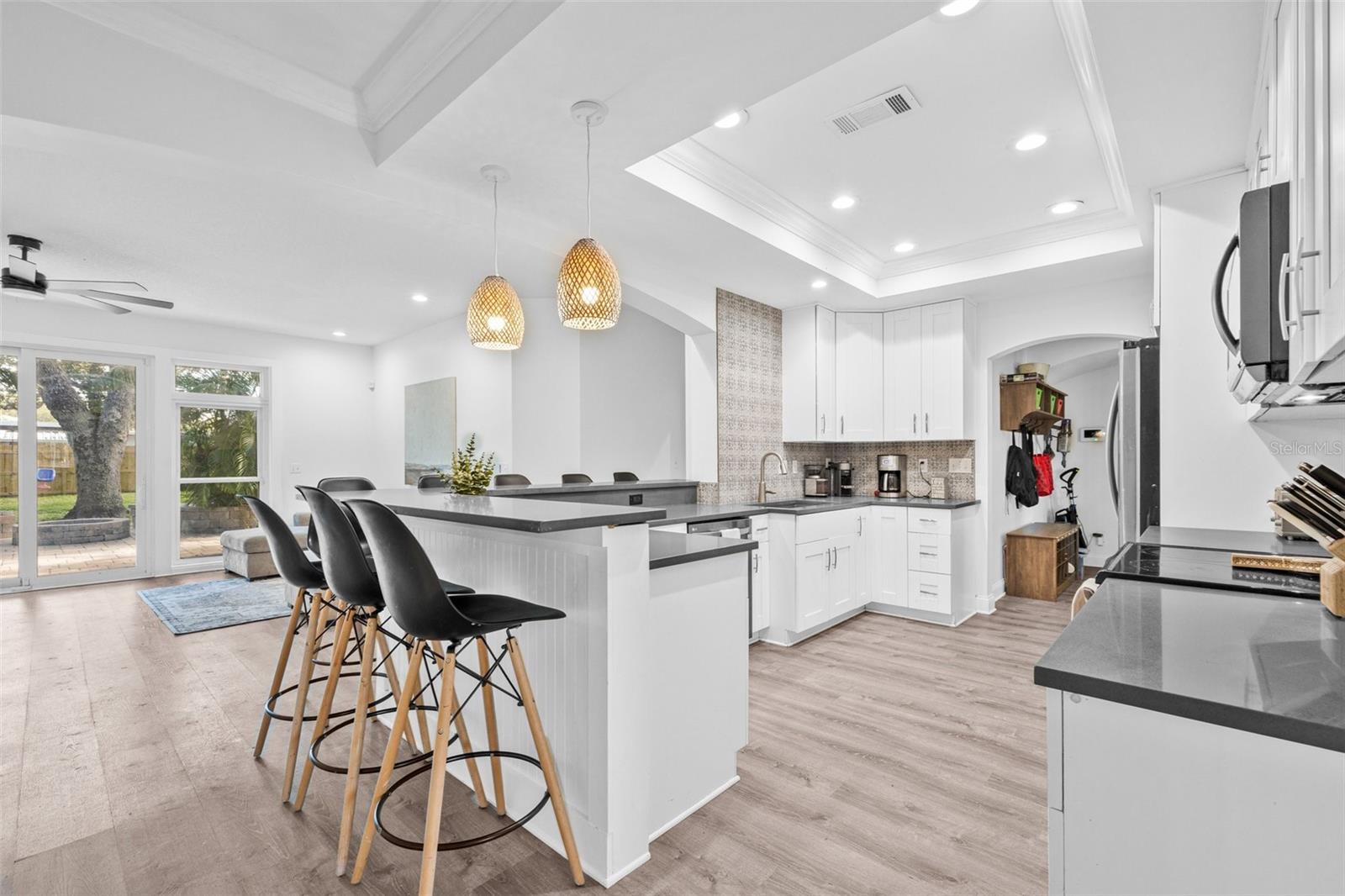 10819 SEMINOLE DR N, ST PETERSBURG, FL, 33708