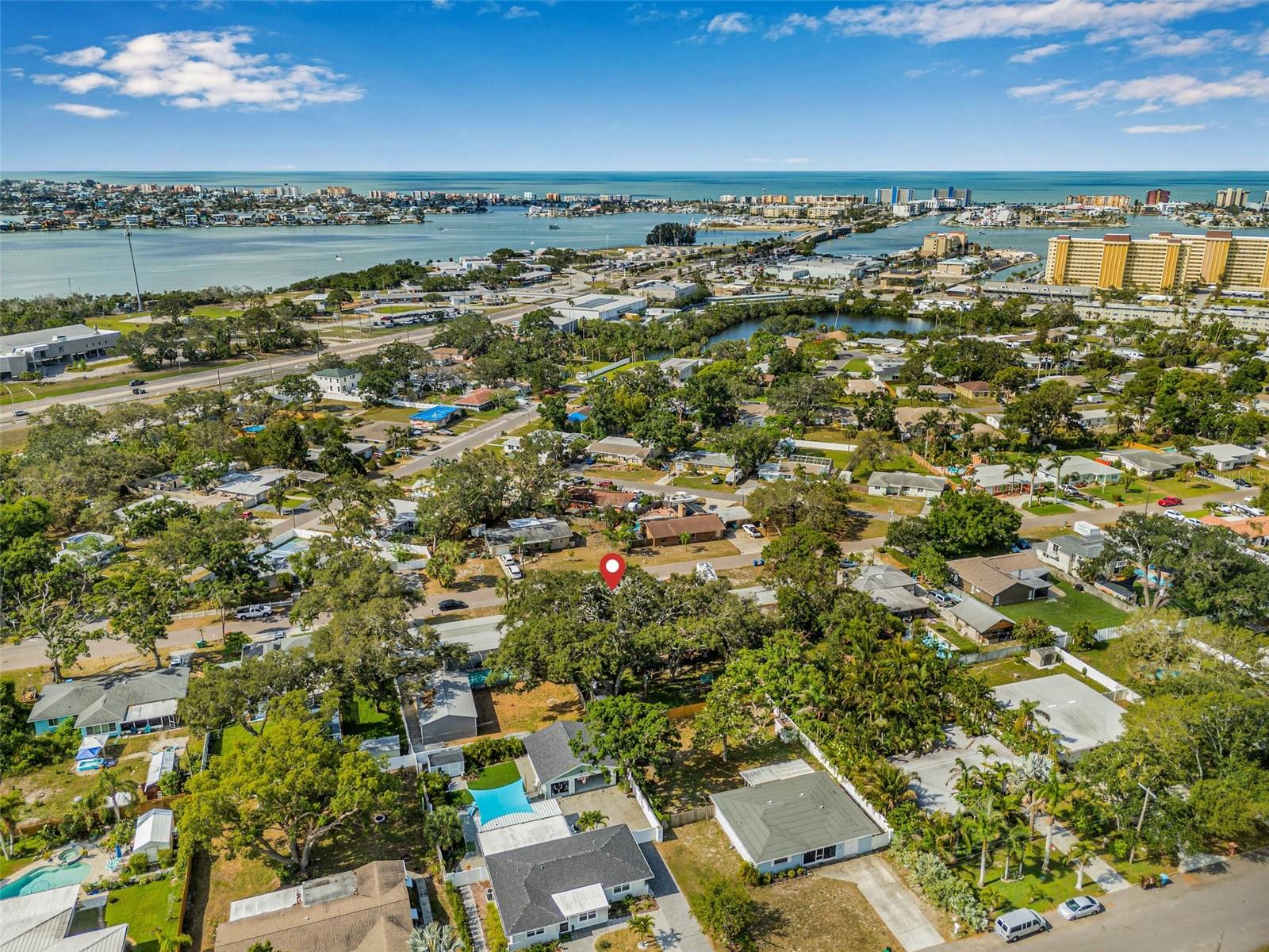 10819 SEMINOLE DR N, ST PETERSBURG, FL, 33708