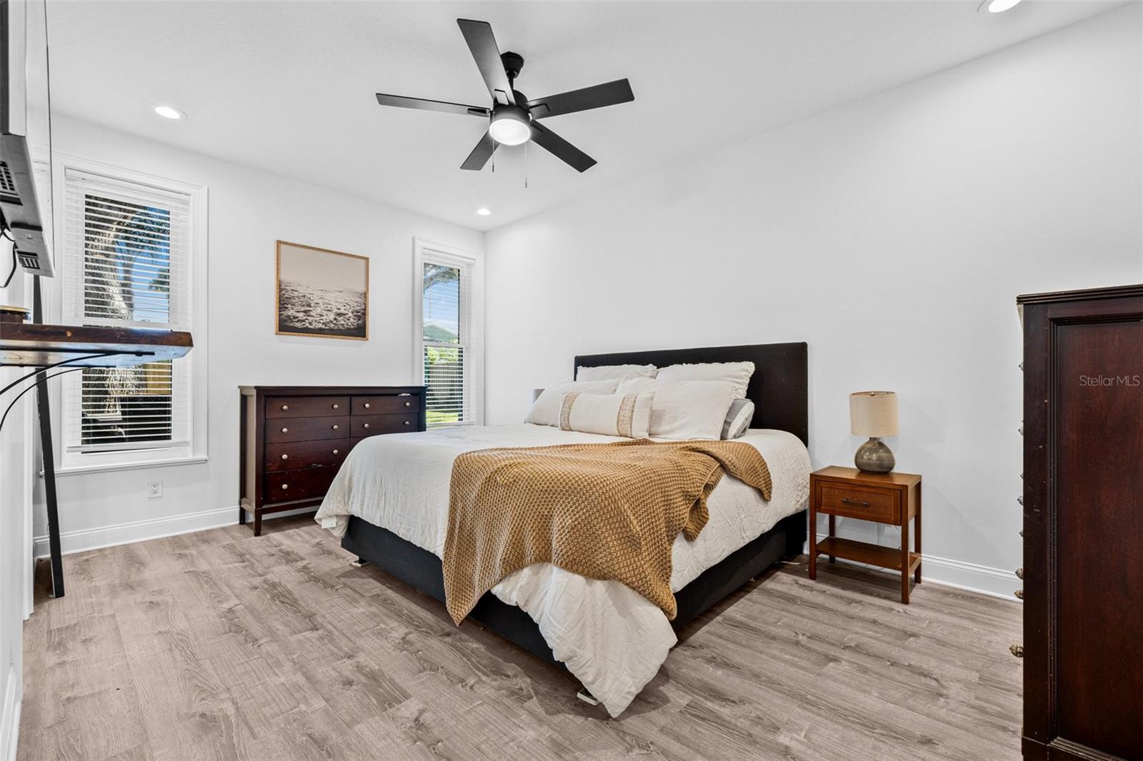 10819 SEMINOLE DR N, ST PETERSBURG, FL, 33708