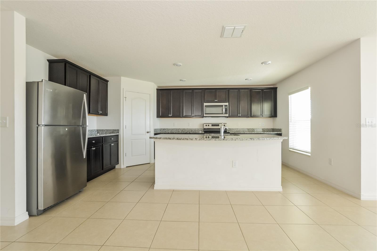 1689 HIDEAWAY FLAT ST, MASCOTTE, FL, 34753