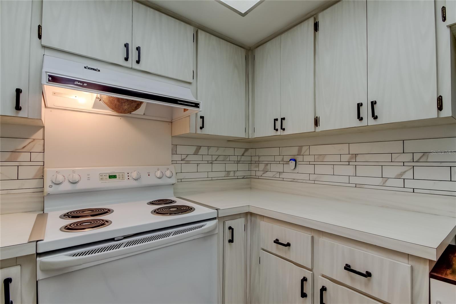 2380 SHELLY DR #B, PALM HARBOR, FL, 34684