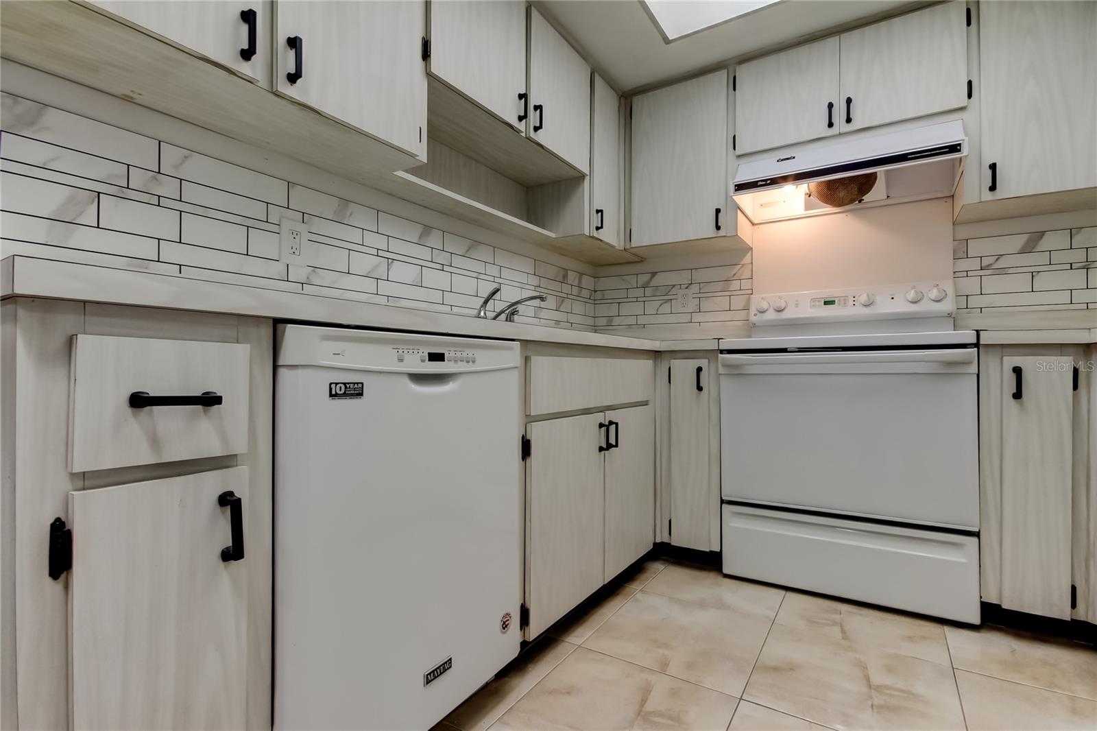 2380 SHELLY DR #B, PALM HARBOR, FL, 34684