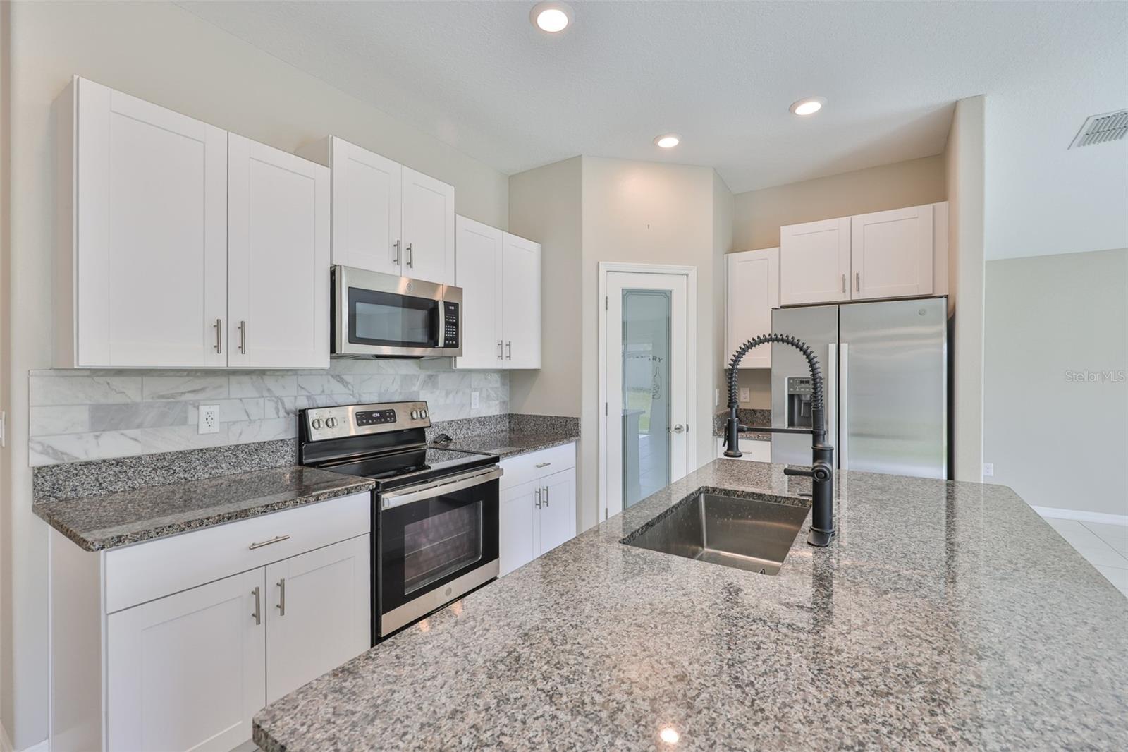 15411 MILLER CREEK DR, SUN CITY CENTER, FL, 33573