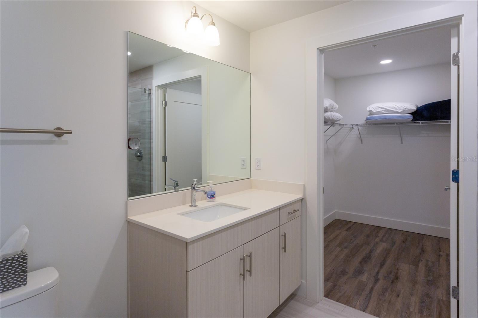 1709 N TAMIAMI TRL #215, SARASOTA, FL, 34234