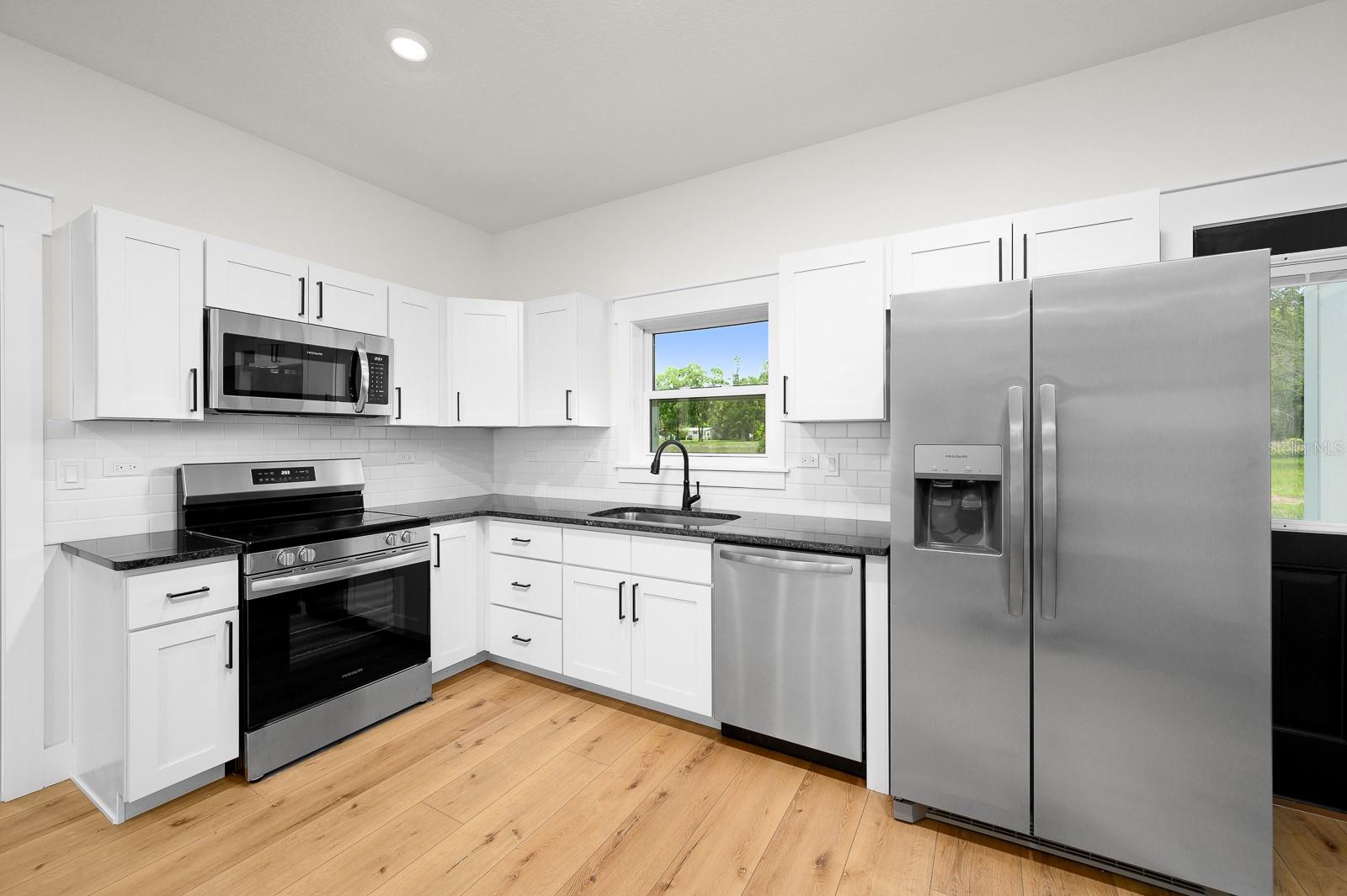 872 SW 2ND AVE, TRENTON, FL, 32693