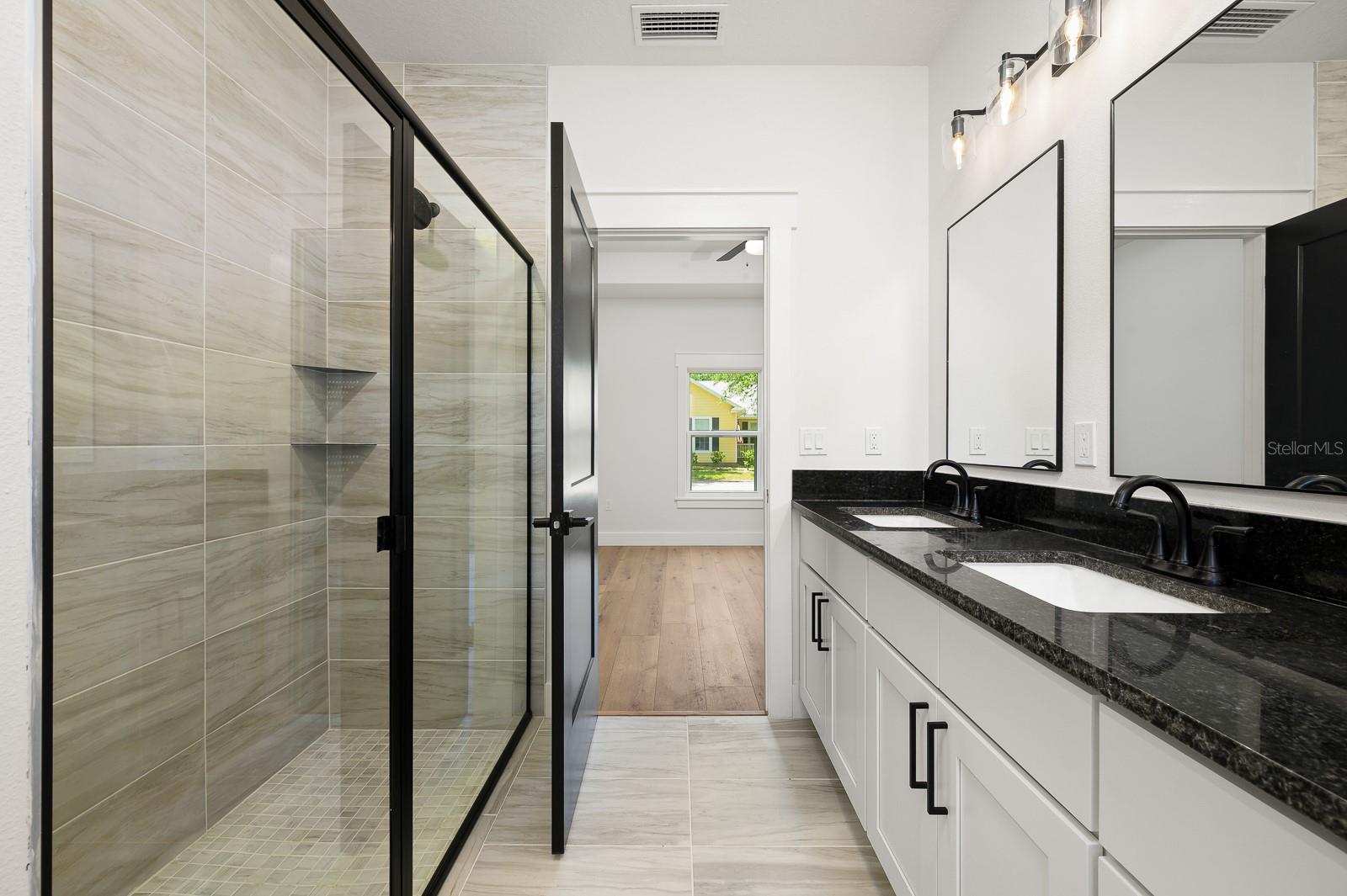 872 SW 2ND AVE, TRENTON, FL, 32693