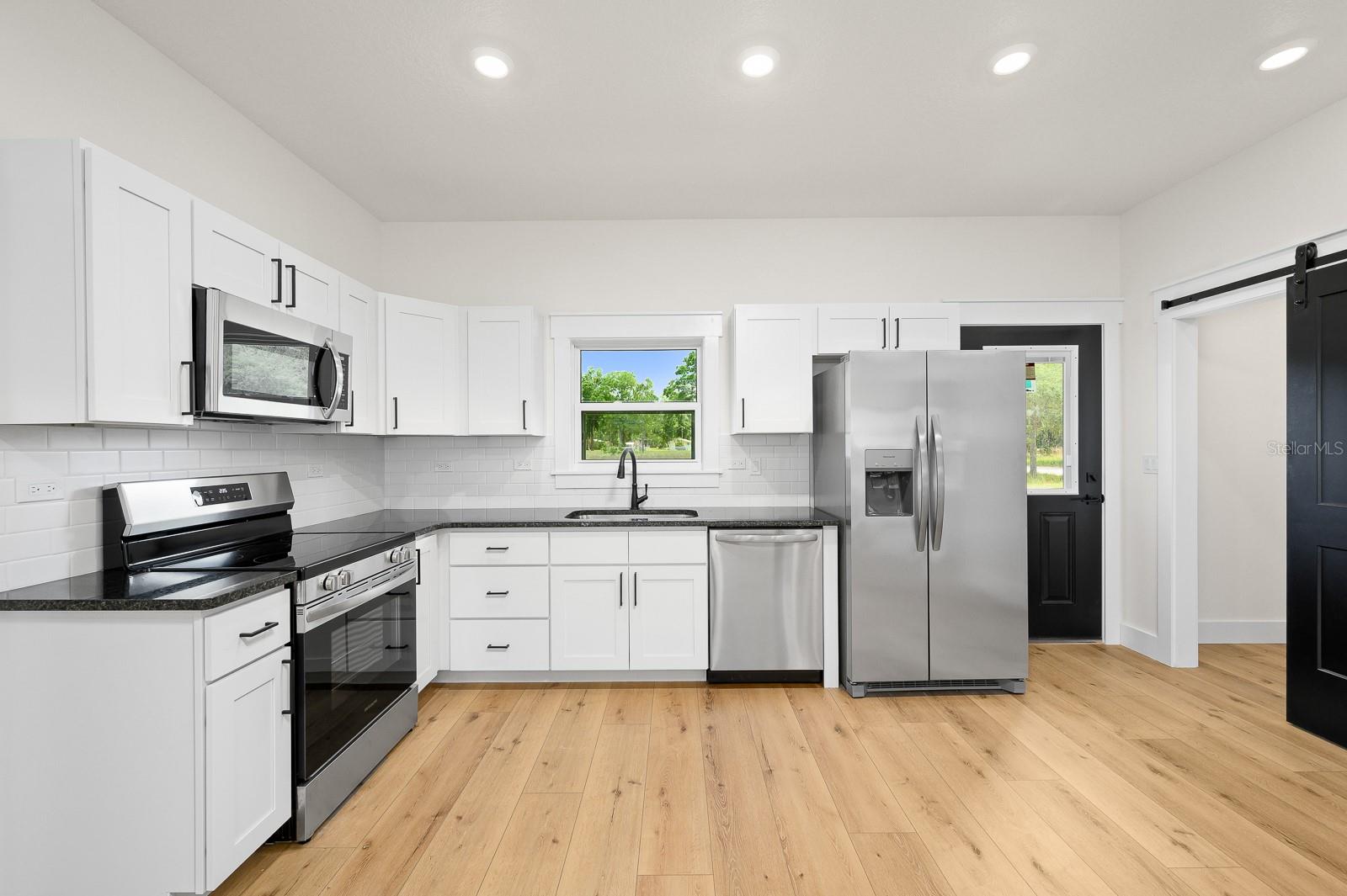 872 SW 2ND AVE, TRENTON, FL, 32693