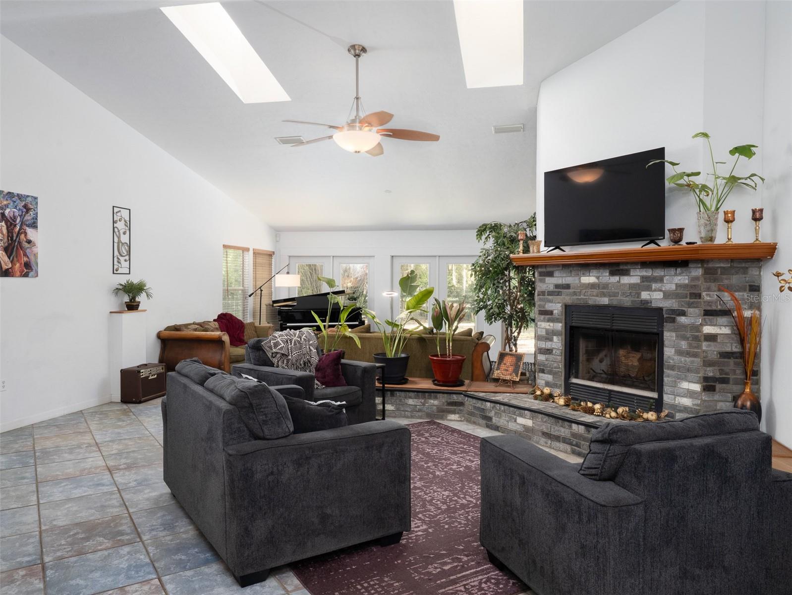 818 NW 202 ST, NEWBERRY, FL, 32669