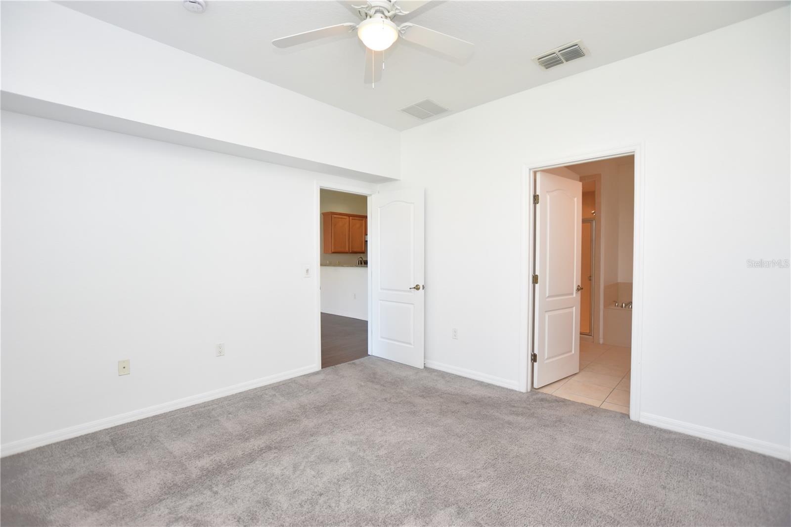 6352 SEDGEFORD DR, LAKELAND, FL, 33811