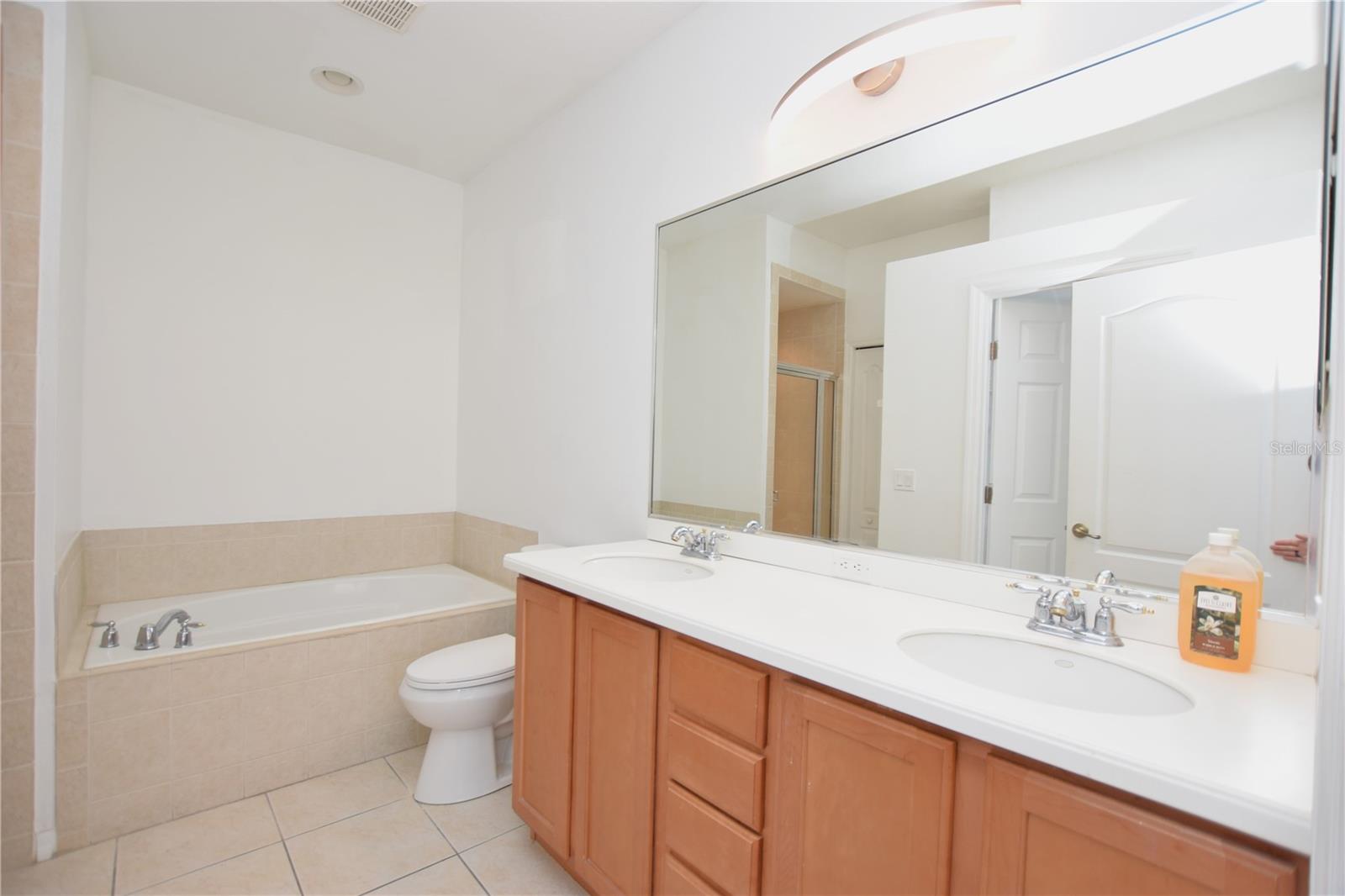 6352 SEDGEFORD DR, LAKELAND, FL, 33811