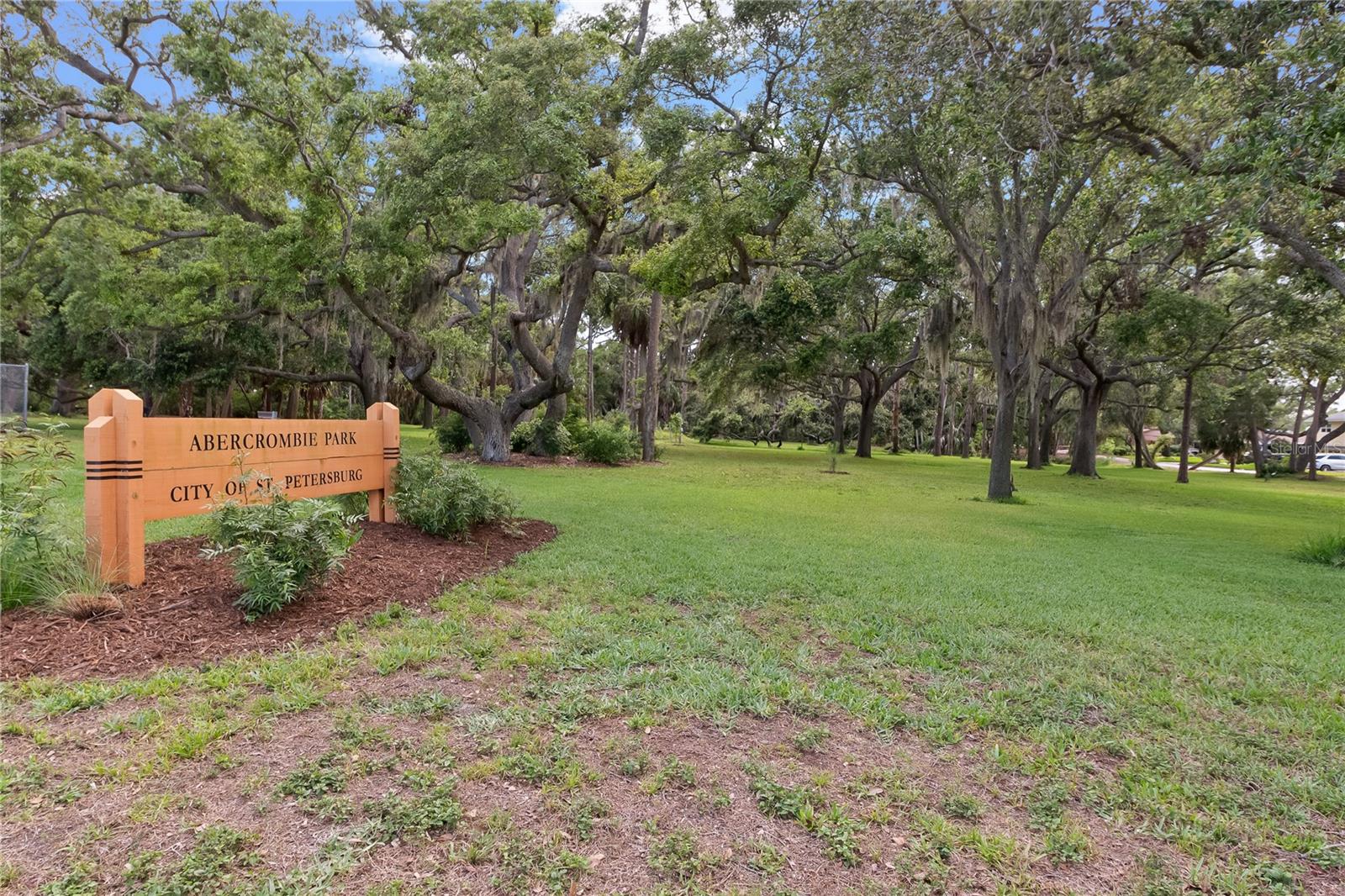 8350 40TH AVE N, ST PETERSBURG, FL, 33709