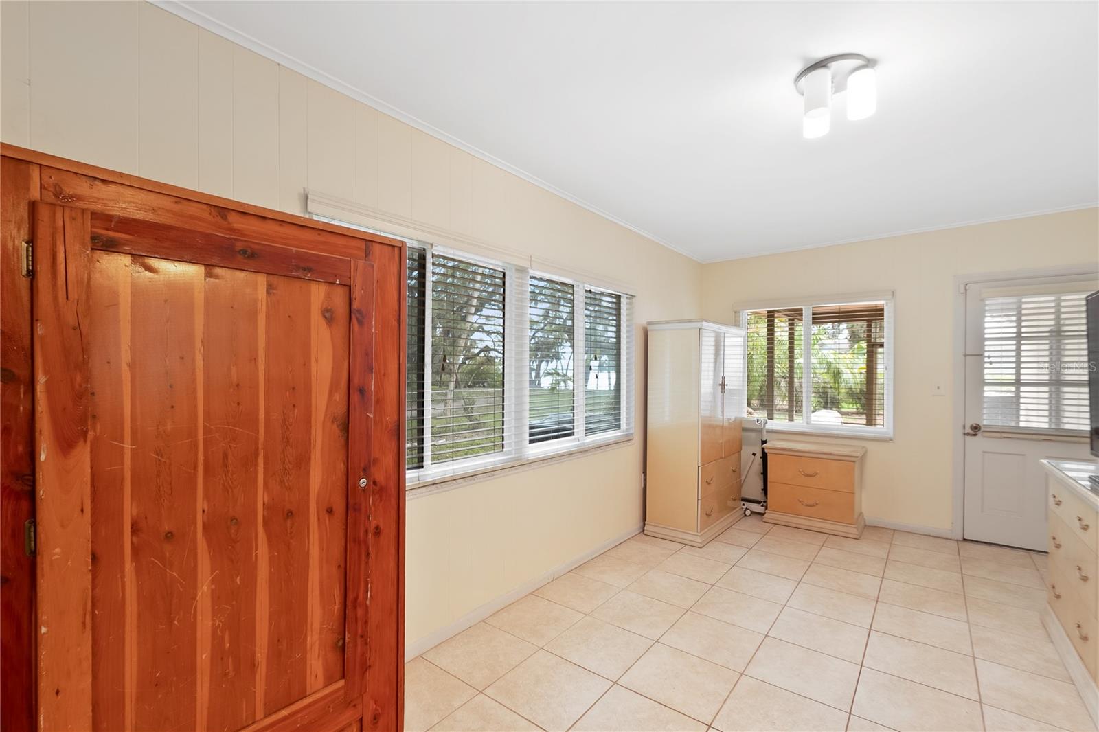 8350 40TH AVE N, ST PETERSBURG, FL, 33709