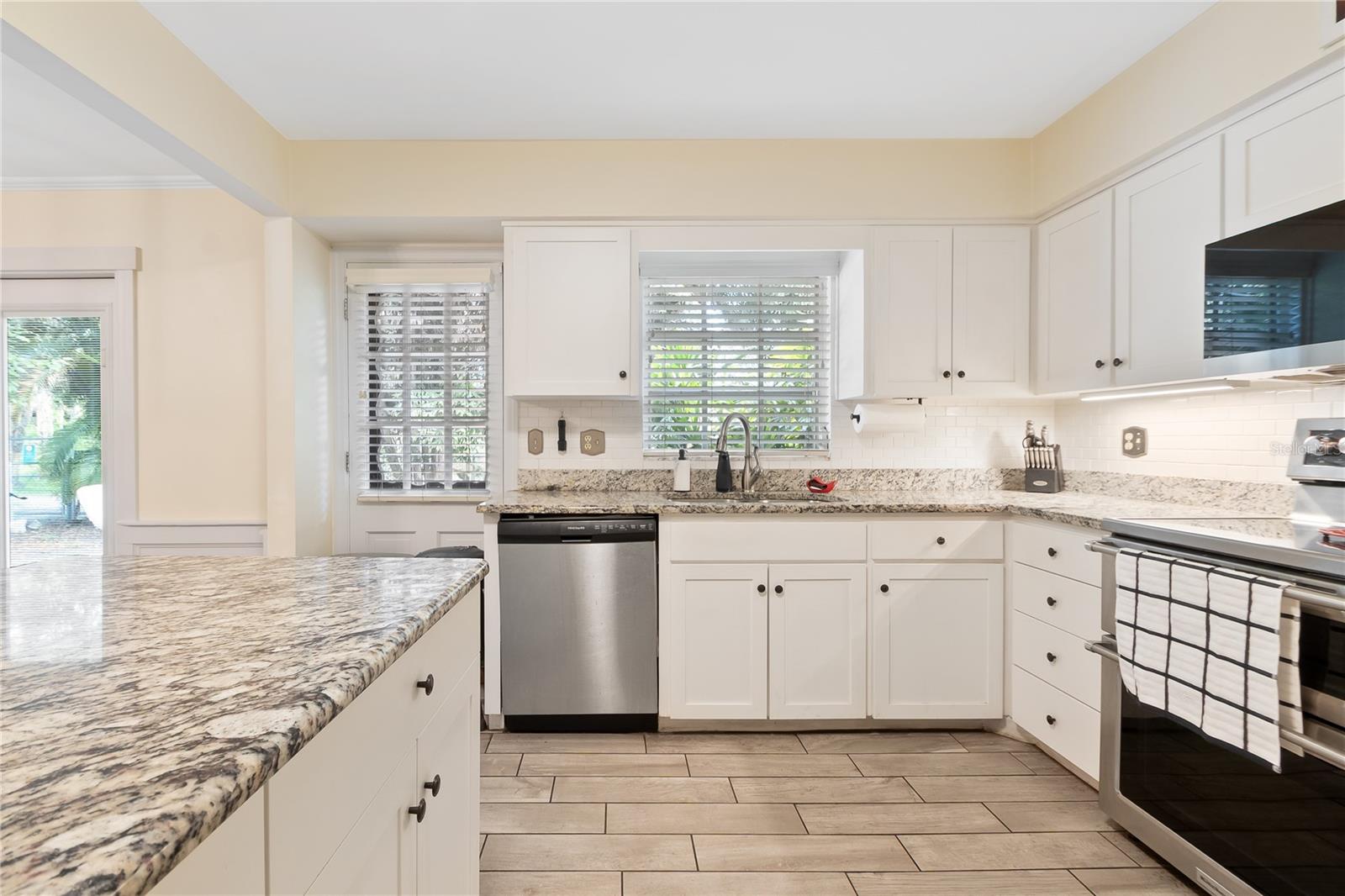 8350 40TH AVE N, ST PETERSBURG, FL, 33709