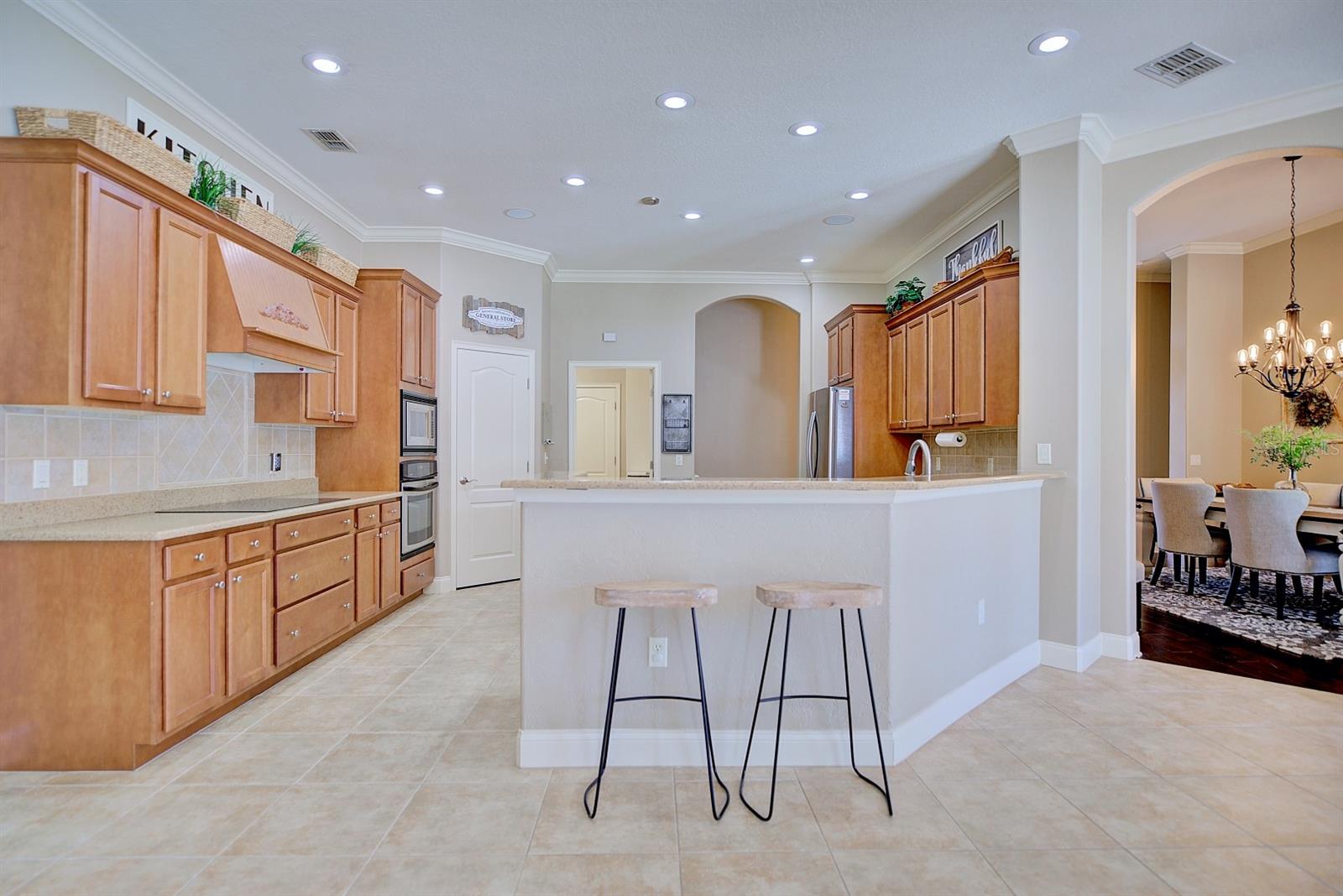 2032 INDIAN SKY CIR, LAKELAND, FL, 33813