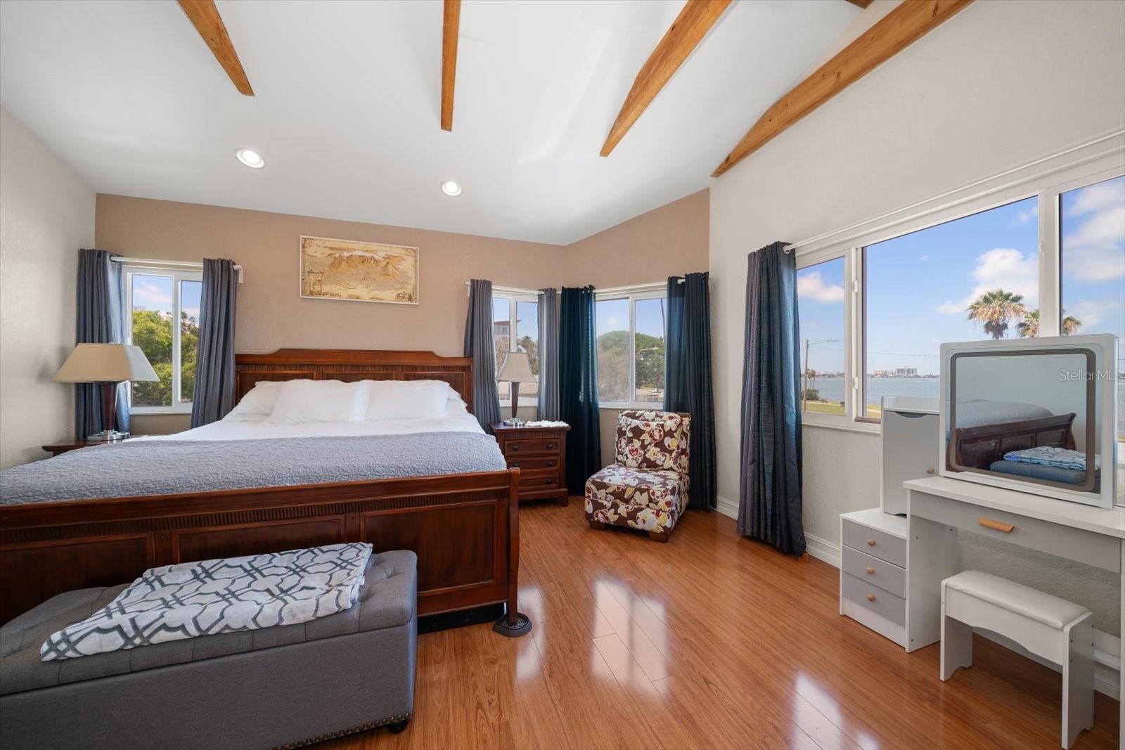 1963 EDGEWATER DR, CLEARWATER, FL, 33755