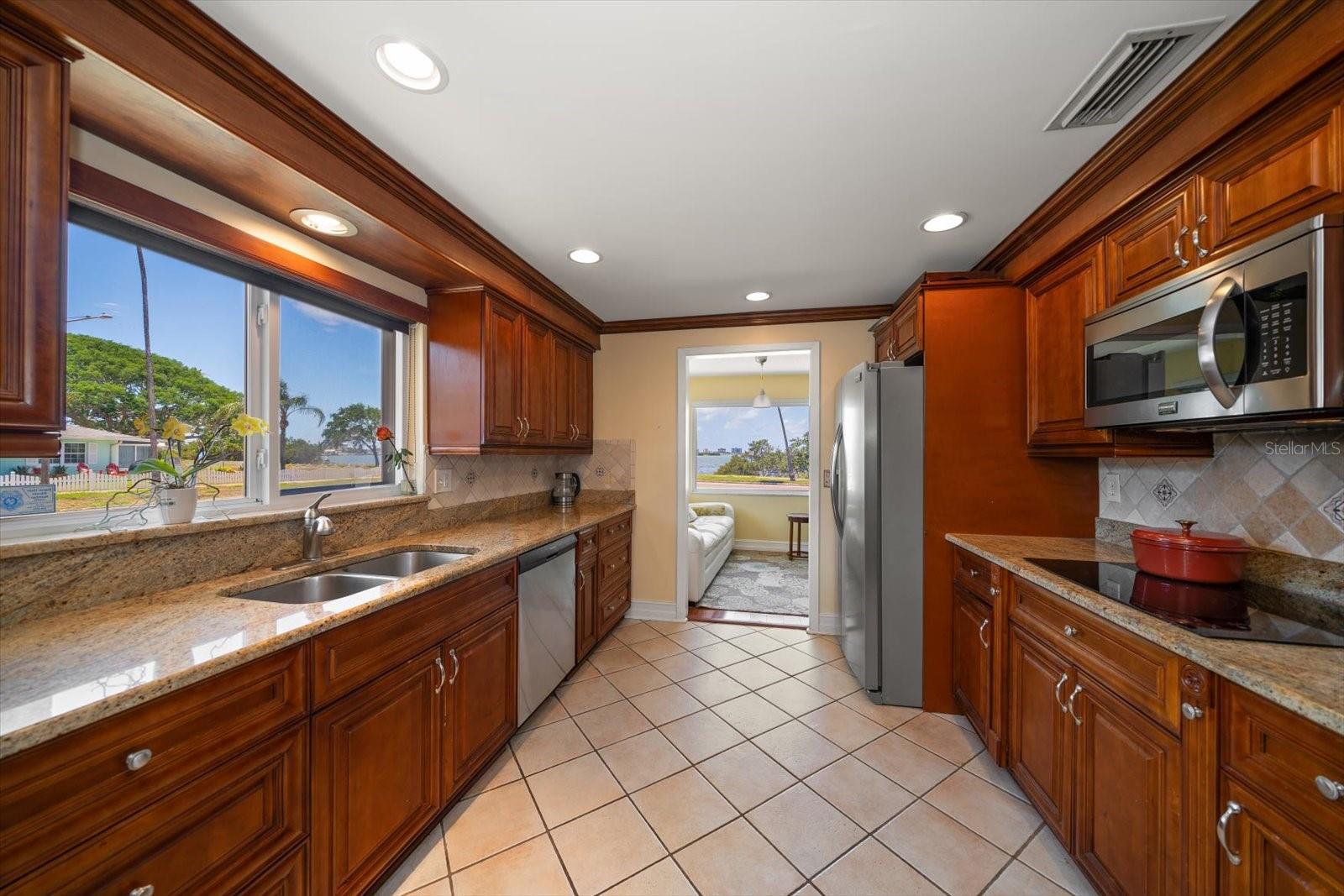 1963 EDGEWATER DR, CLEARWATER, FL, 33755