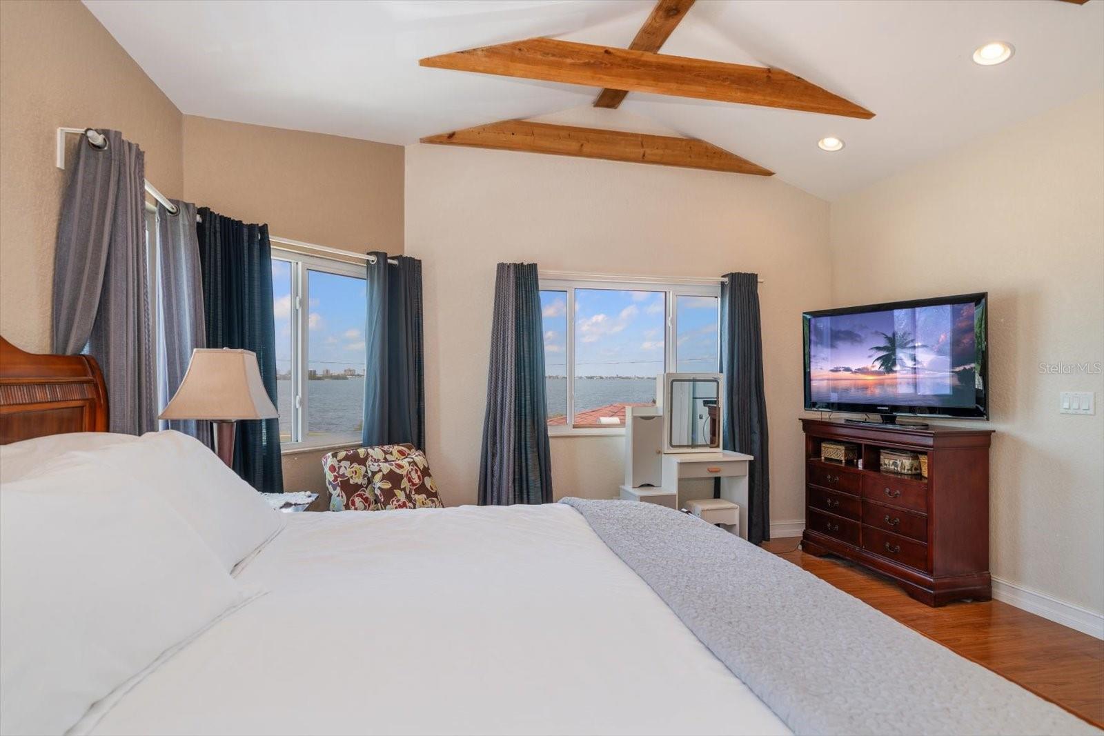 1963 EDGEWATER DR, CLEARWATER, FL, 33755